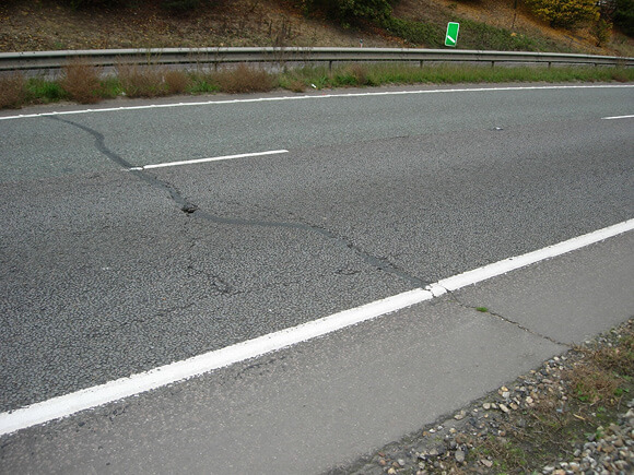 Transverse cracks in road